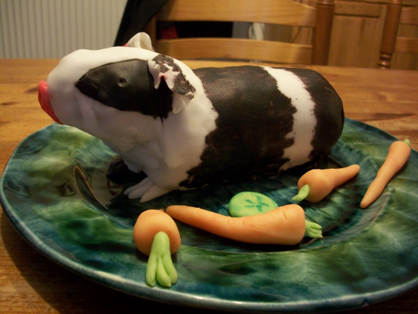 Jolanda's crafty corner**** guinea pig cake