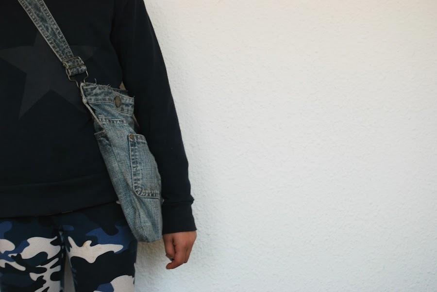 bolso hecho a partir de un vaquero viejos.