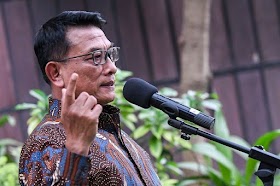 'Hilang' Pasca KLB Demokrat, Moeldoko Kedapatan Bersama Pedagang Sayur di Pinggir Jalan