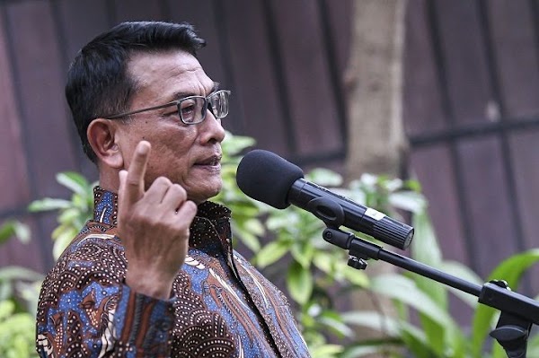 'Hilang' Pasca KLB Demokrat, Moeldoko Kedapatan Bersama Pedagang Sayur di Pinggir Jalan