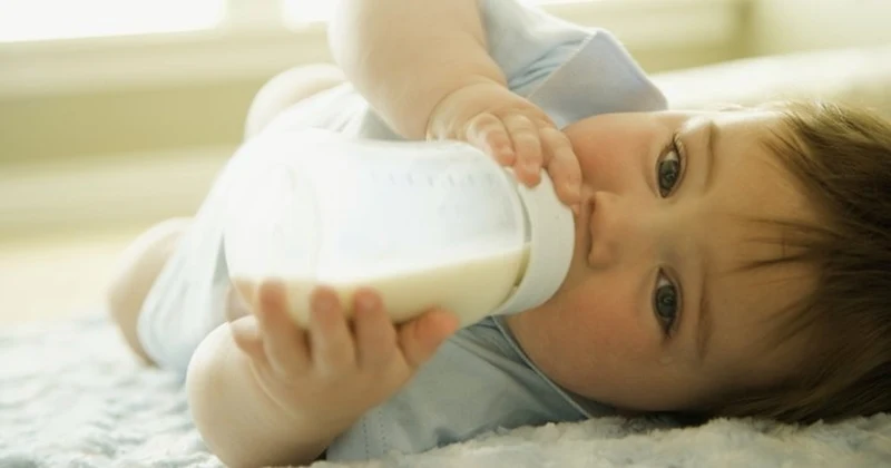 Bebeğinizin cildindeki döküntünün süt alerjisinden olabileceğini düşündünüz mü?