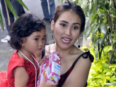 Iis Dahlia Ikut Cemas, Ketika Ayu Ting Ting Unggah Foto Bilqis Sakit Iis Dahlia Ikut Cemas, Ketika Ayu Ting Ting Unggah Foto Bilqis Sakit