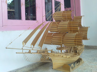  miniatur  kapal layar dari bamboo by okalpuger seni itu 