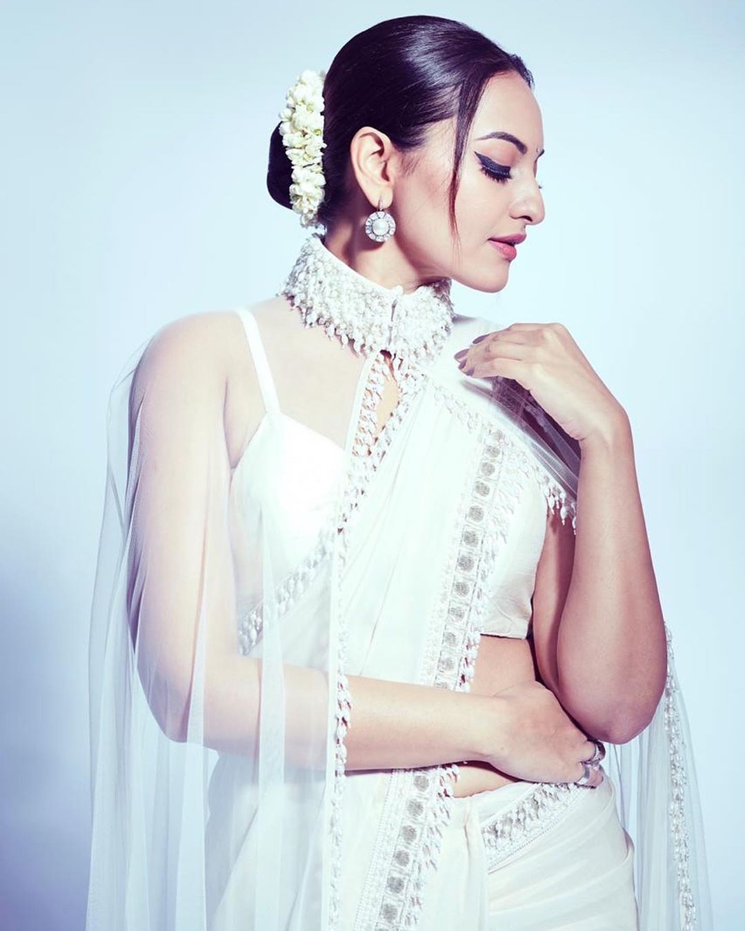 Sonakshi Sinha Sizzling Hot In White Dress Ritzystar