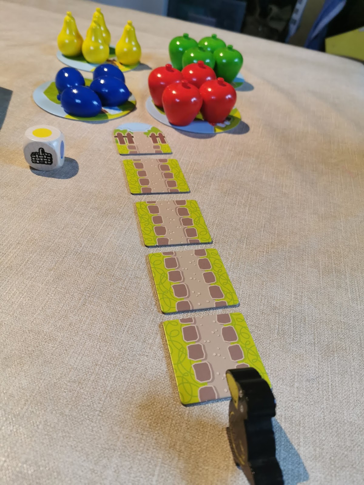 Premier verger, son premier jeu de soci?�t?� - Petits g?�nies en herbe