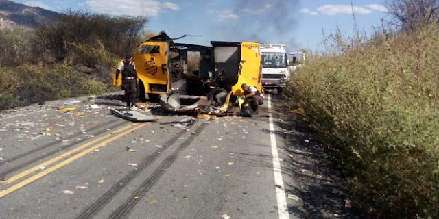 Bandidos explodem carro-forte nesta quarta-feira entre Lagoa e Jericó; veículo ficou destruído