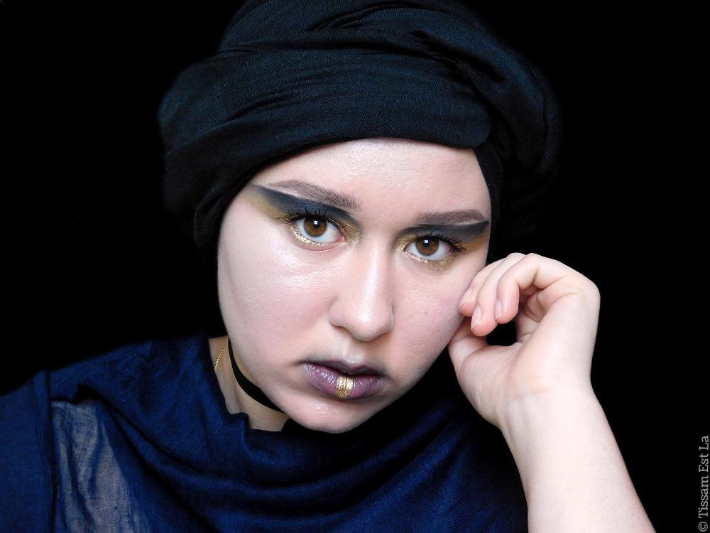 Self Obsessed Makeup Look | Reverse Smoky Eye & Blurry Lips - Juvia's Place Saharan Eyeshadow Palette, Mehron Metallic Powder Gold, Pierre René Professional Black Eyeliner Self Obsessed Makeup Look | Reverse Smoky Eye & Blurry Lips - Juvia's Place Saharan Eyeshadow Palette, Mehron Metallic Powder Gold, Pierre René Professional Black Eyeliner