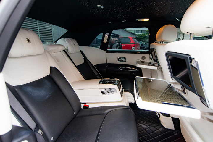 Rolls-Royce Ghost Black Badge hàng độc giá khoảng 40 tỷ đồng