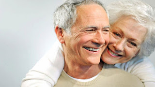 دراسة حديثة تكشف أهمية العلاقة الحميمية بالنسبة لكبار السن
