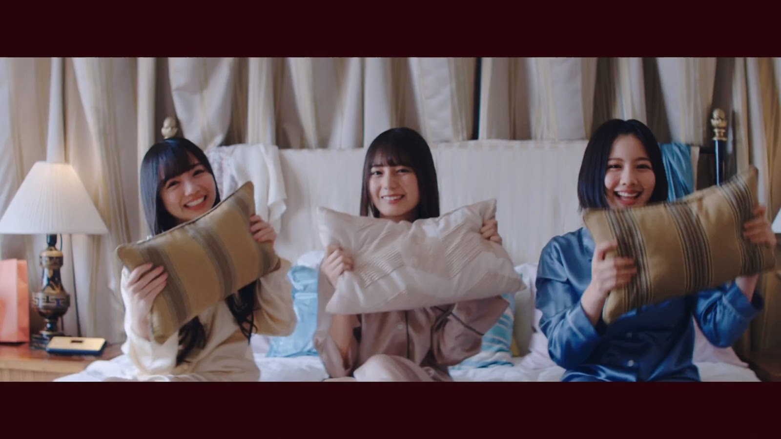 MV Hinatazaka46 Mado wo Hirakenakute mo (窓を開けなくても) Hashiruka48