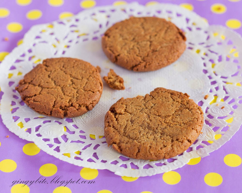 Crunchy Ginger Cookies