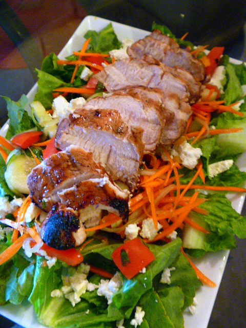 Summer sunshine in a dinner!  Pomegranate marinated turkey tenderloins top a fresh farmer's market salad!  Pomegranate Grilled Turkey Tenderloin Salad - Slice of Southern