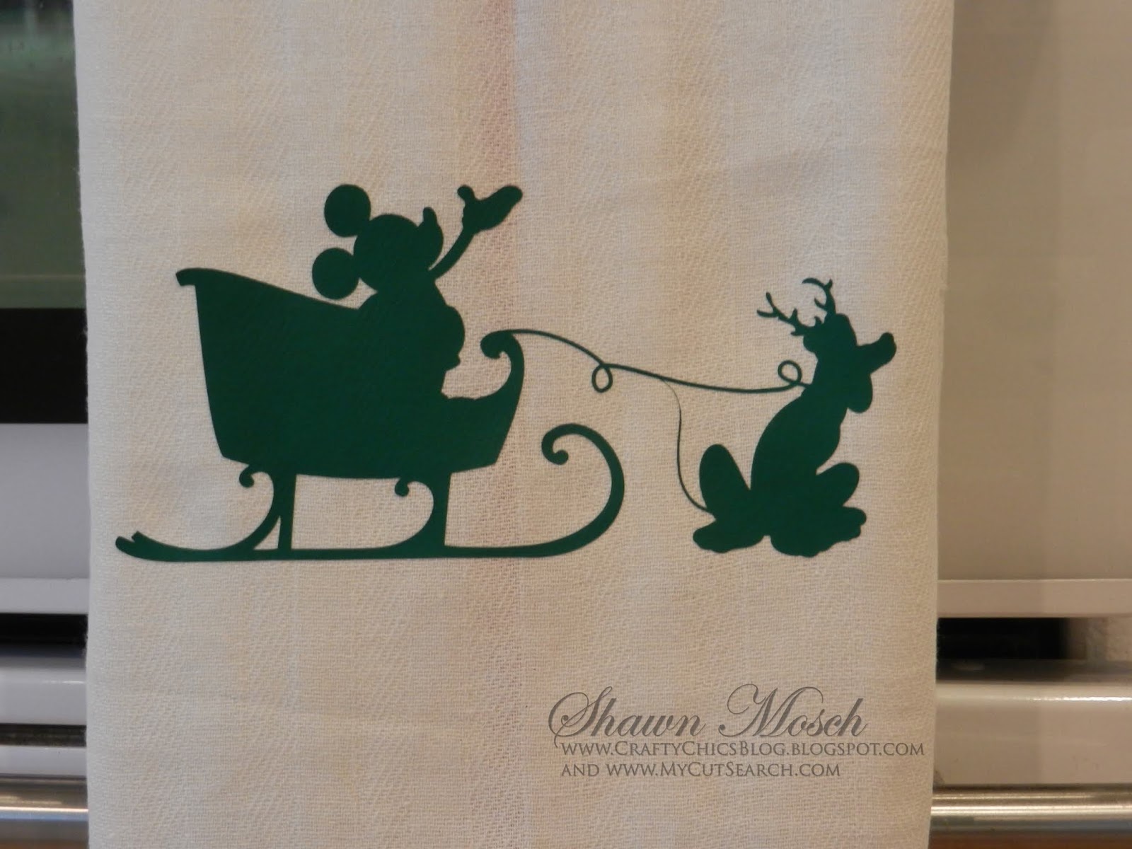 Crafty Chic's: Mickey and Pluto Christmas Towel