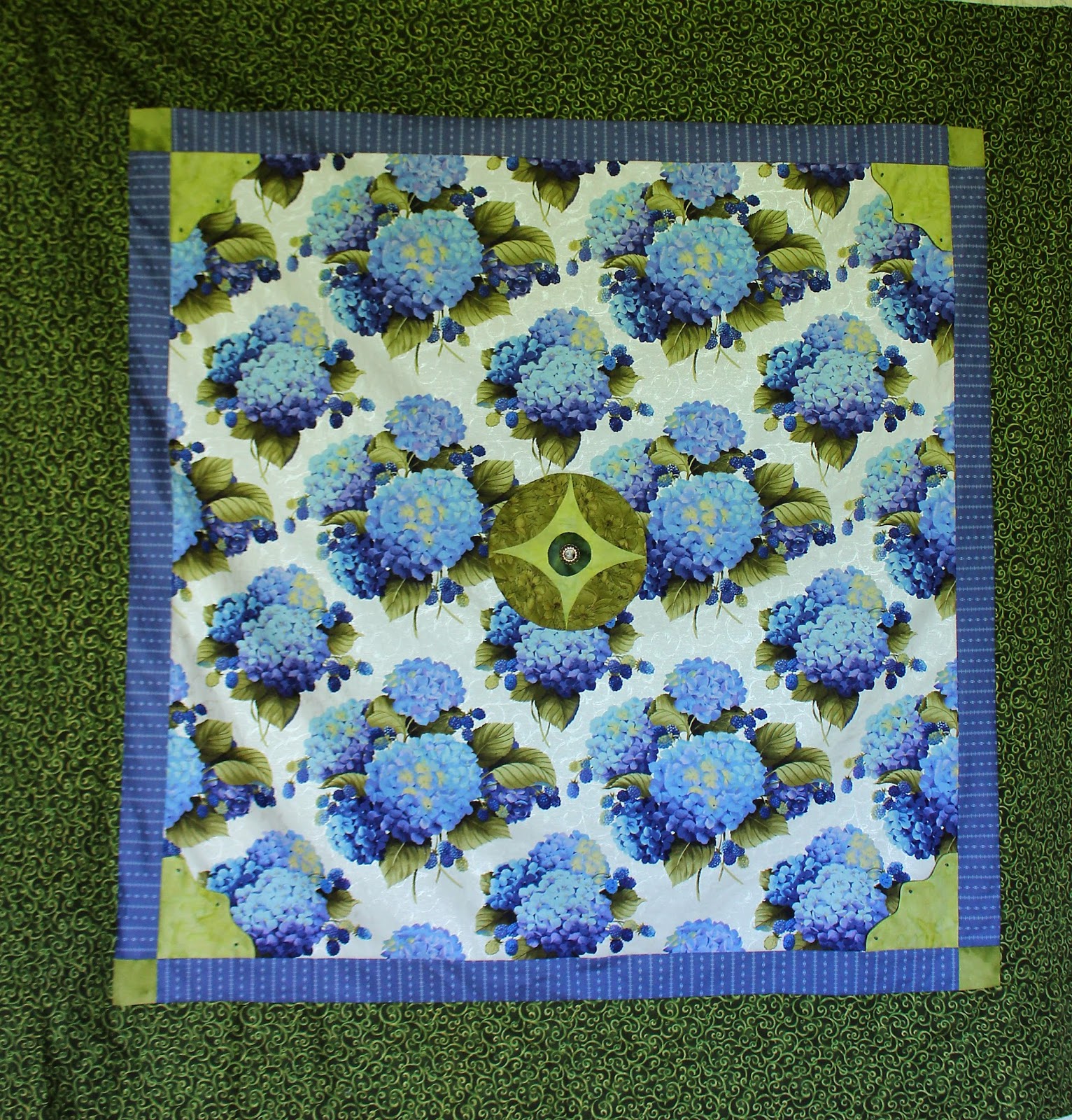 14 PeonyStreet Quilts Flower Bed New Quilt Pattern 52 inches square