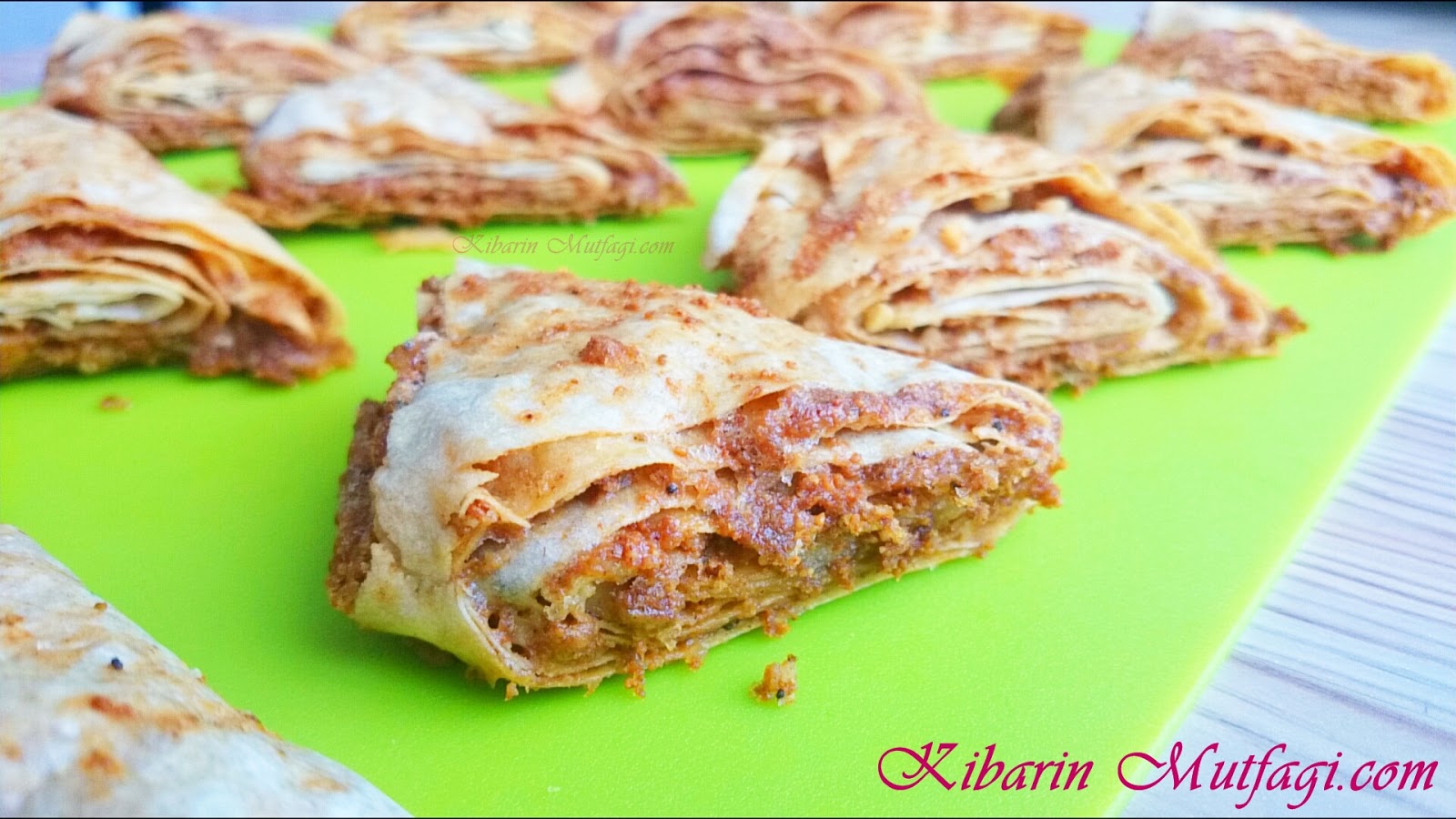 Hazır yufkadan çörek tadında haşhaşlı kat kat çıtır börek tarifi