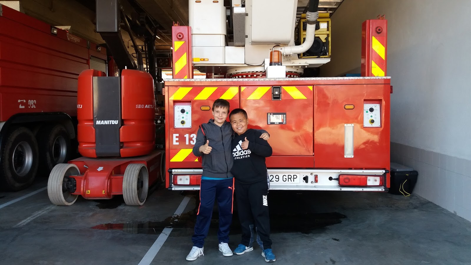 El blog de tercero y cuarto. Camón Aznar VISITA A BOMBEROS. 4º B