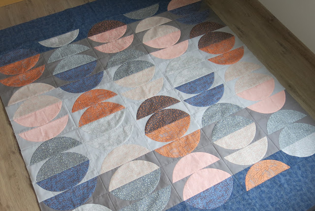 Luna Lovequilts - Top finished, inspired  by Latifah Saafir pattern released in issue #12 of Simply Moderne magazine
