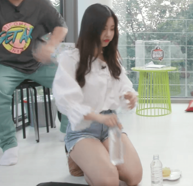 아이즈원 그냥 앉아있는 광배 꿀벅지