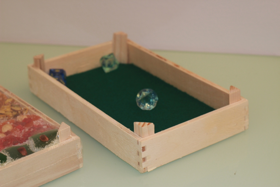 Cor blog me! Quick & Dirty Dice Tray