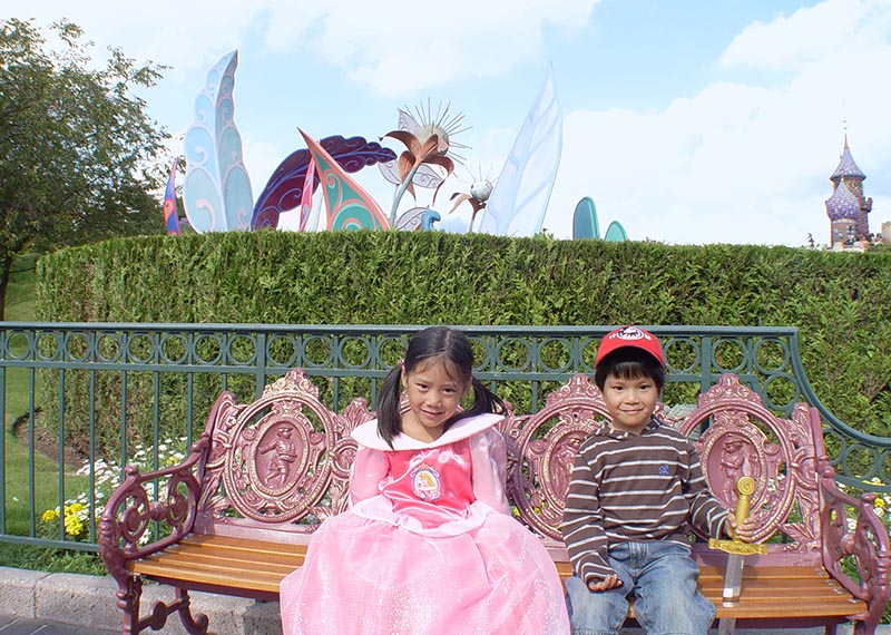 Fun Paris Disneyland Park kids