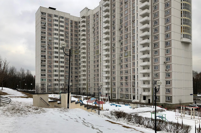 улица Красного Маяка, дворы, жилой комплекс «Битцевский» (построен в 2011 году)
