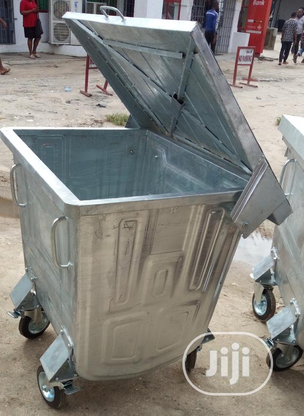 SUPPLIER OF INDUSTRIAL PLASTIC WASTE BINS WITH WHEELS AND WASTE