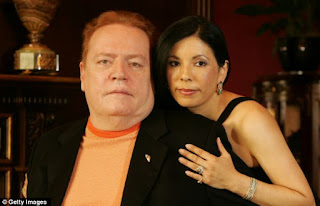 Elizabeth Berrios Larry Flynt Biography , Wife Age, Wiki, Net Worth: How Old?