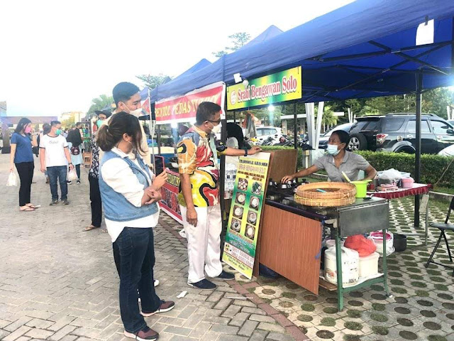 Ardiwinata Meresmikan Bazar Ambyar 3 di Mall Botania 2 Ardiwinata Meresmikan Bazar Ambyar 3 di Mall Botania 2