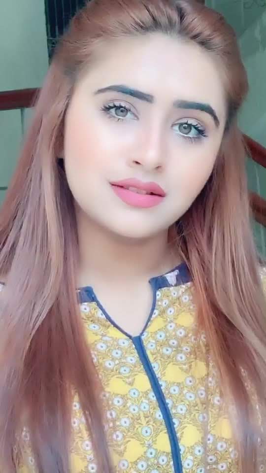 minahil malik, minahil malik biography, Minahil malik dresses, Minahil malik new song, minahil malik song, minahil malik wedding, minahil malik without makeup,