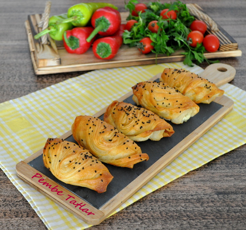 Pembe Tatlar Tereyağlı Çıtır Midye Börek