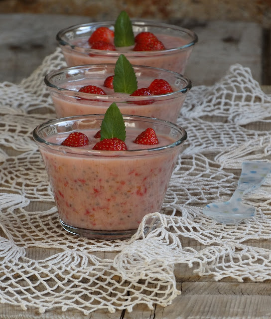 Postre De Yogur Y Fresas
