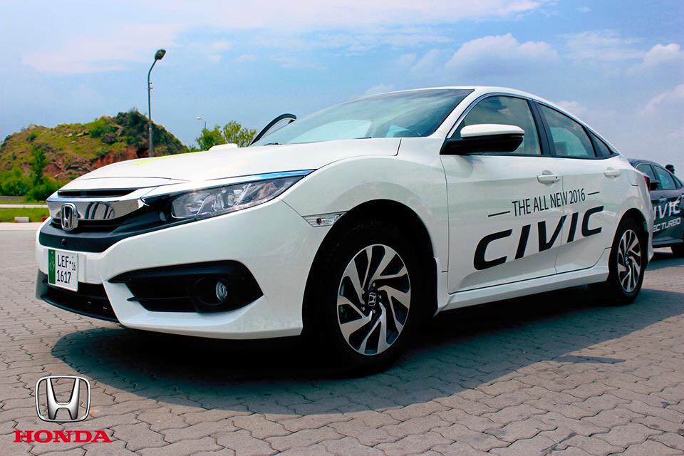 Modified Cars: White Honda Civic 2016 in Pakistan