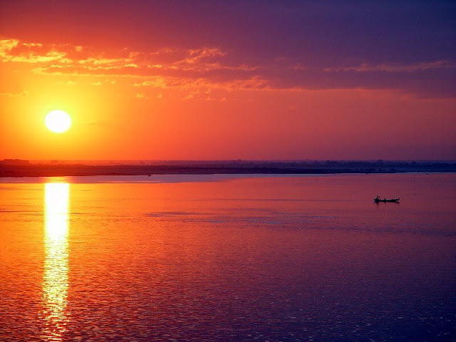 Watch the Sun Set Over the Irrawaddy River