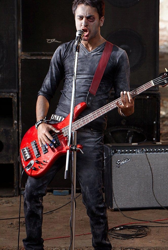 Delhi Belly Movie Stills Cast and Crew MOVIE ZING