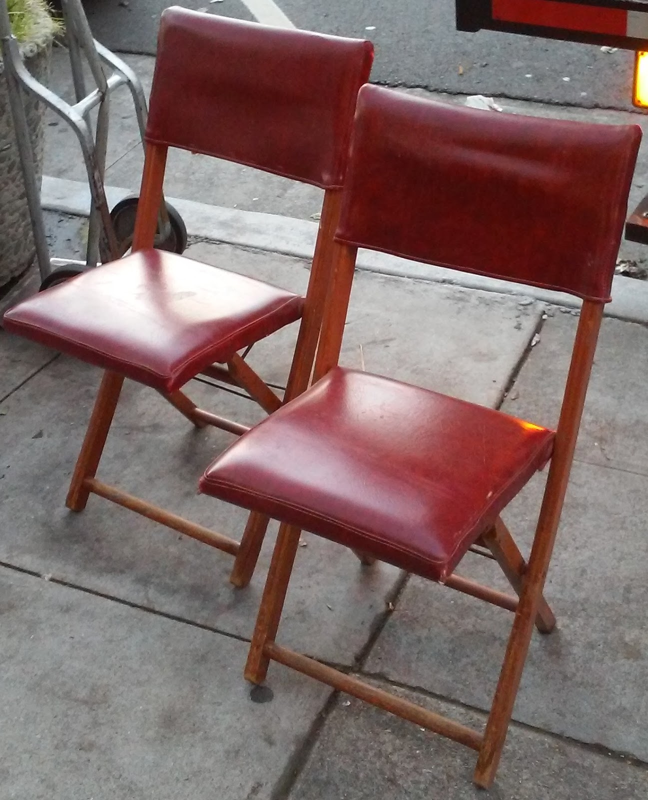 UHURU FURNITURE & COLLECTIBLES SOLD Vintage Vinyl & Teak Folding