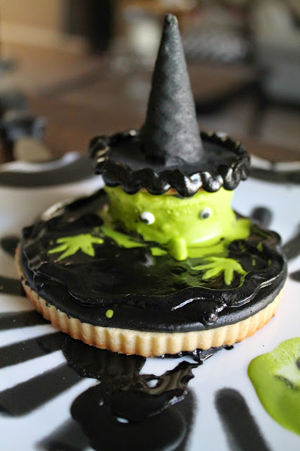 Green Witch decorated cookie, Halloween decorated cookies, green witch cookies, witch's hat cookie, decorated cookies, melting with cookies, Halloween decorated cookies,