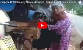 Nenek Tua Renta Penjual Sayuran Ini Menangis Histeris Setelah Jadi Korban Penjambretan