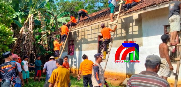 Ringankan Beban Korban Kebakaran, Pemkab Mesuji Salurkan Bantuan di Desa Wirabangun