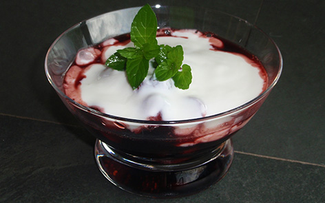 Fresas al vino tinto con yogur