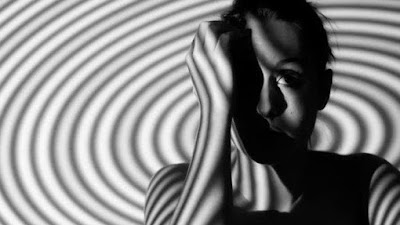 Kesaksian Agnes Jessica seorang Penulis yang Mengandalkan Hipnotisme