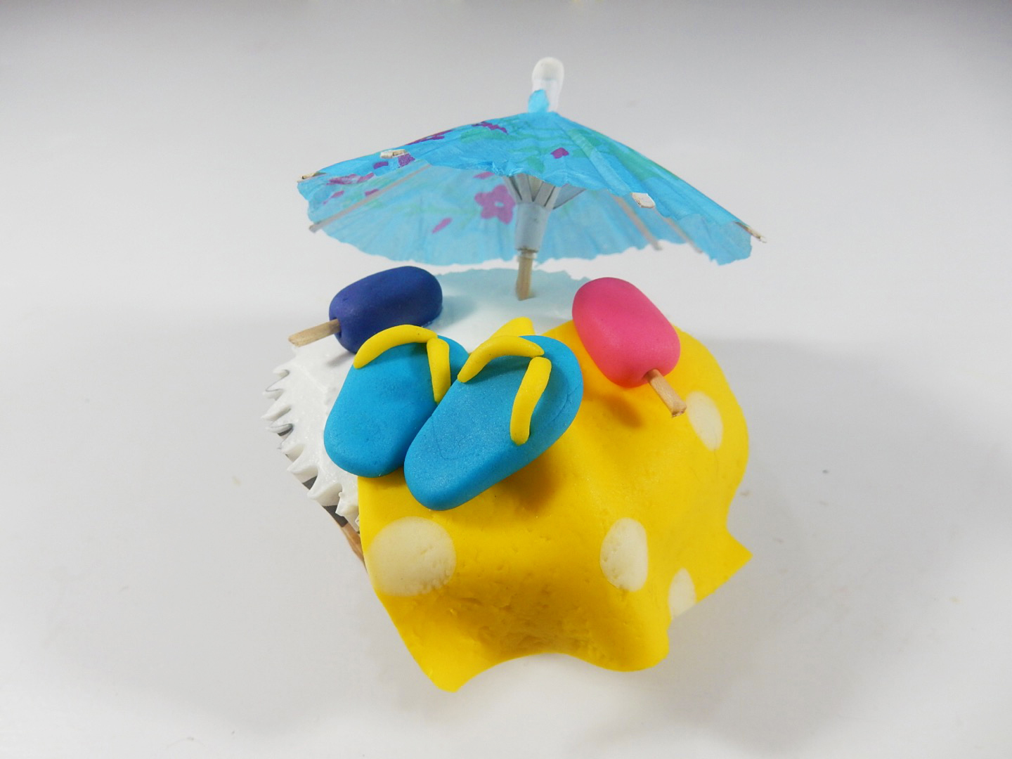 Fondant Beach Cupcake Toppers Towels, Flip Flops, Popsicles