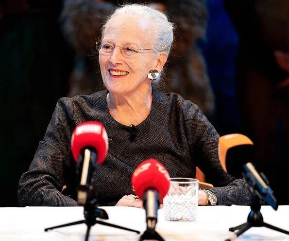 Queen Margrethe held a press conference about the new ballet, The Snow Queen in the Tivoli Concert Hall. Oh Land