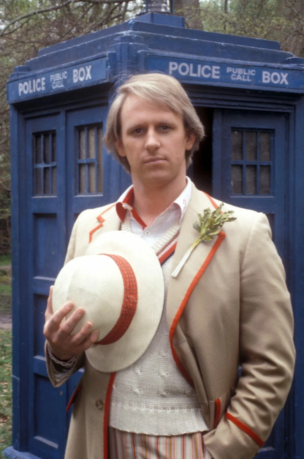 https://1.bp.blogspot.com/-jjrTHUglmzw/VFk6XVw8a2I/AAAAAAAAyh0/Uv9GkNpnkLI/s1600-rw/Peter-Davison-5th-doctor.jpg