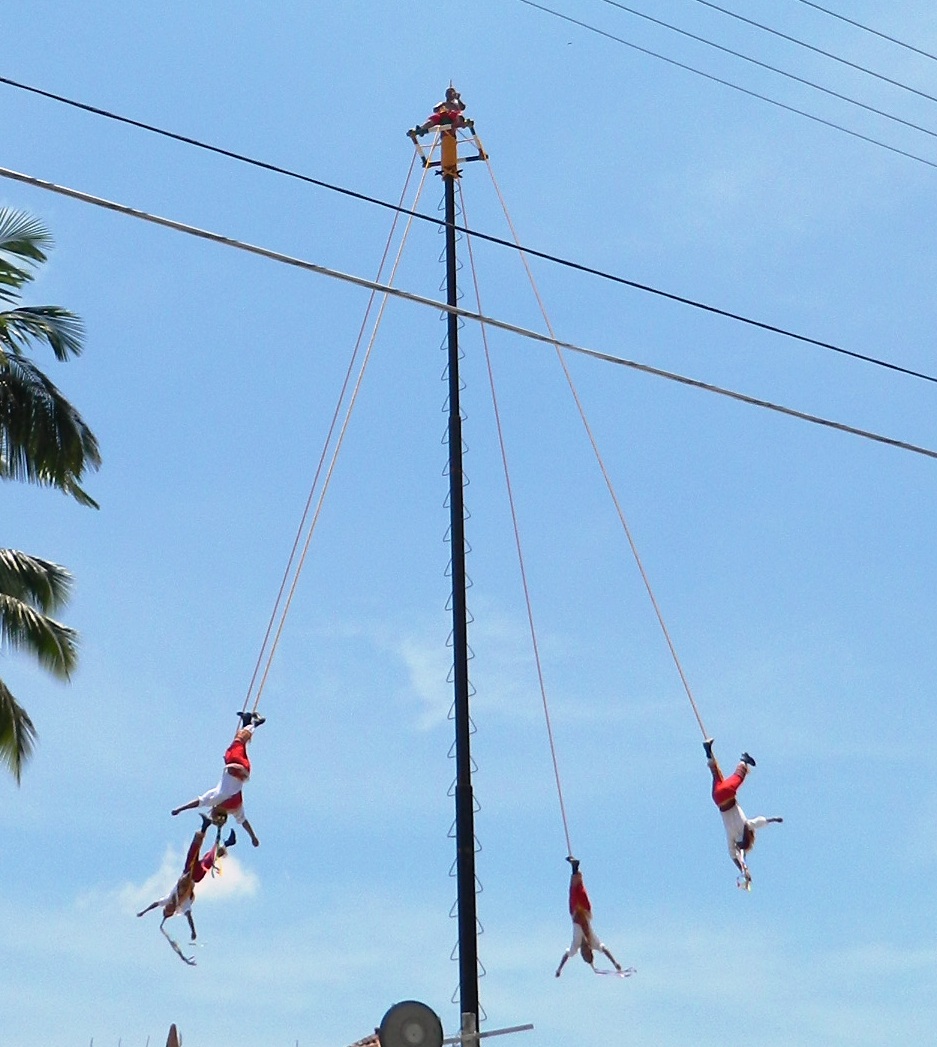 NOTICIAS TLAPACOYAN Rito de voladores en Tlapacoyan