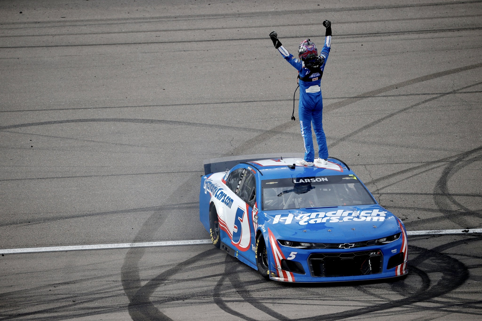 Kyle Larson wins Cup Series race at Las Vegas Motor Speedway Stock Car Media