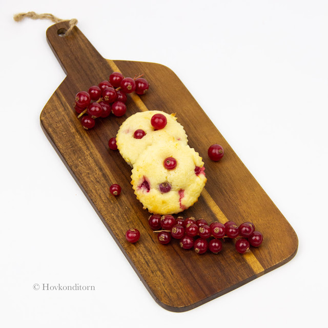 Lemon Red Currant Muffins Lemon Red Currant Muffins