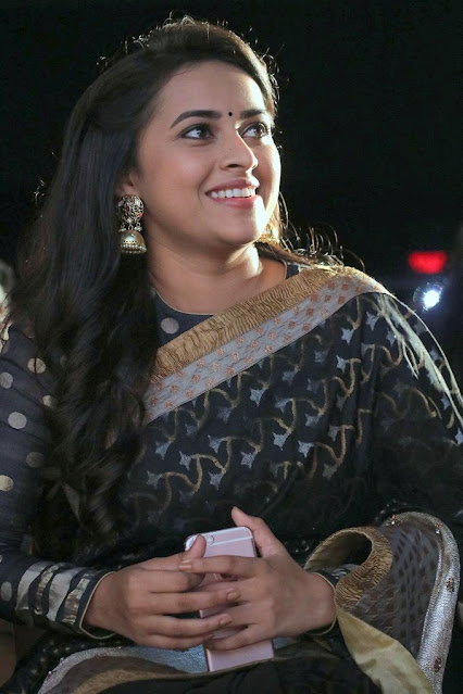 Sri divya Tamil Actress Latest Cute Pics In Saree 8