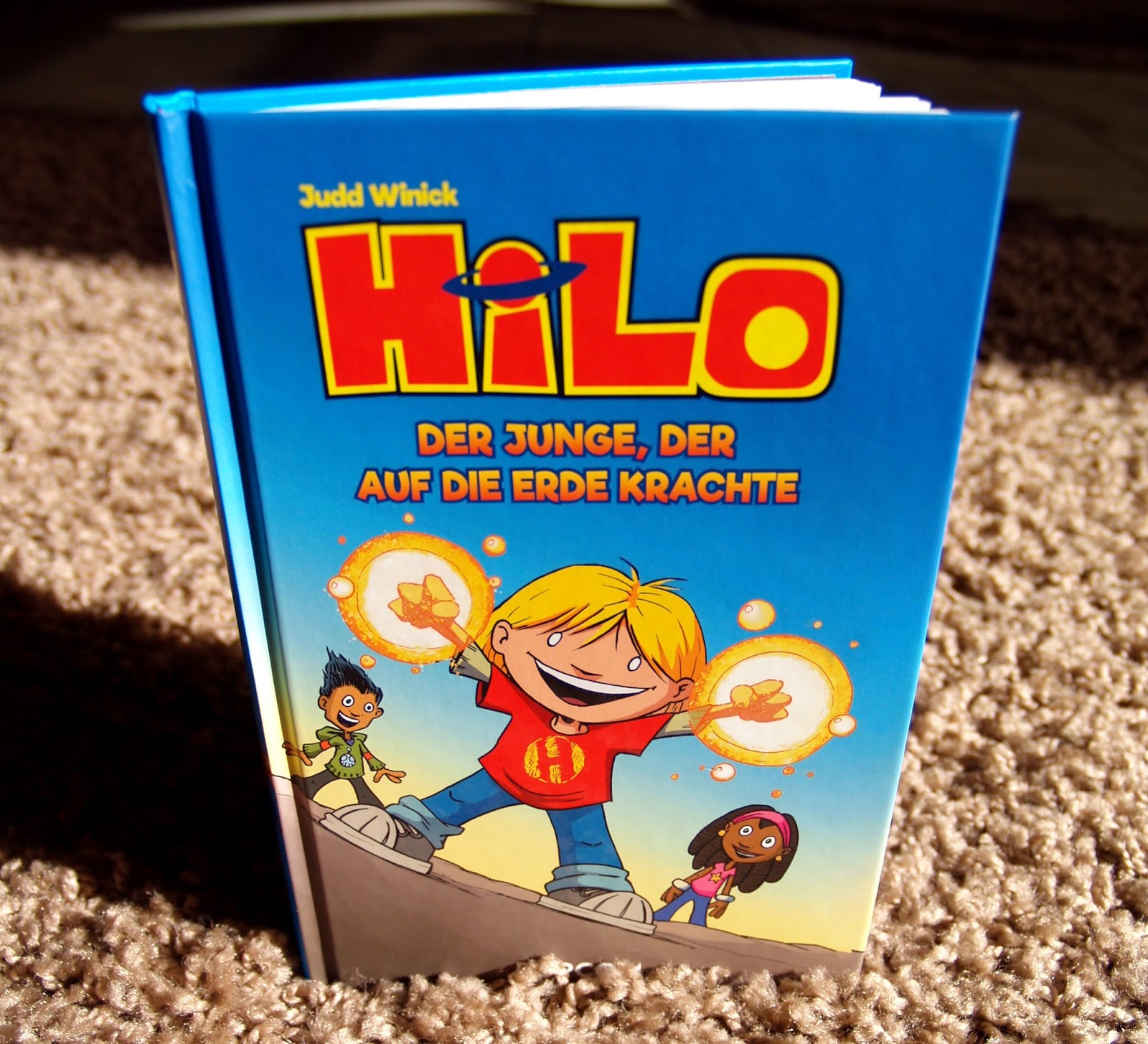 sachsenblondie Hilo Der Junge, der auf die Erde krachte