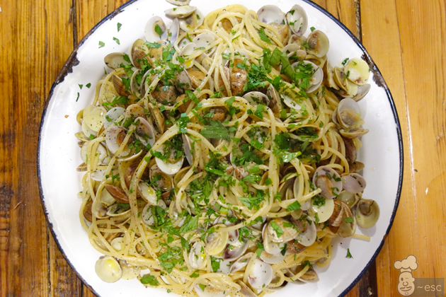Espaguetis con almejas | Receta italiana fácil