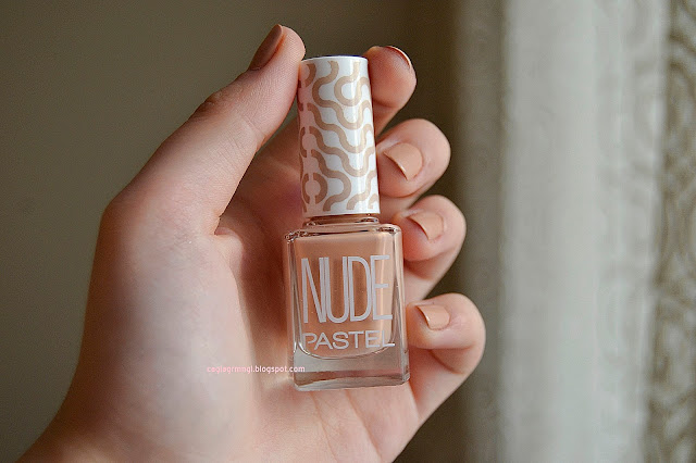 Pastel-nude-camel